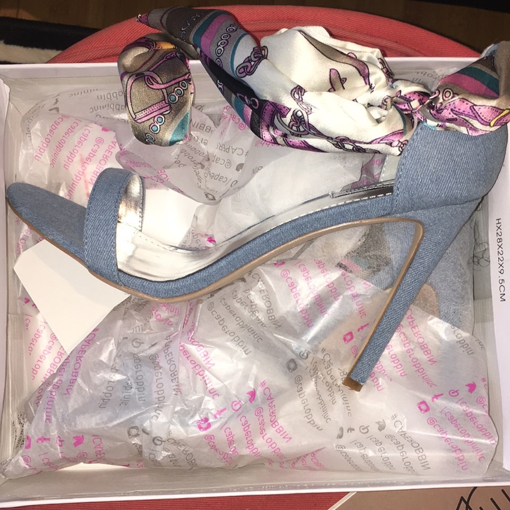 *sold* Denim sandal scarf cape Robbin “Suzzy-52”